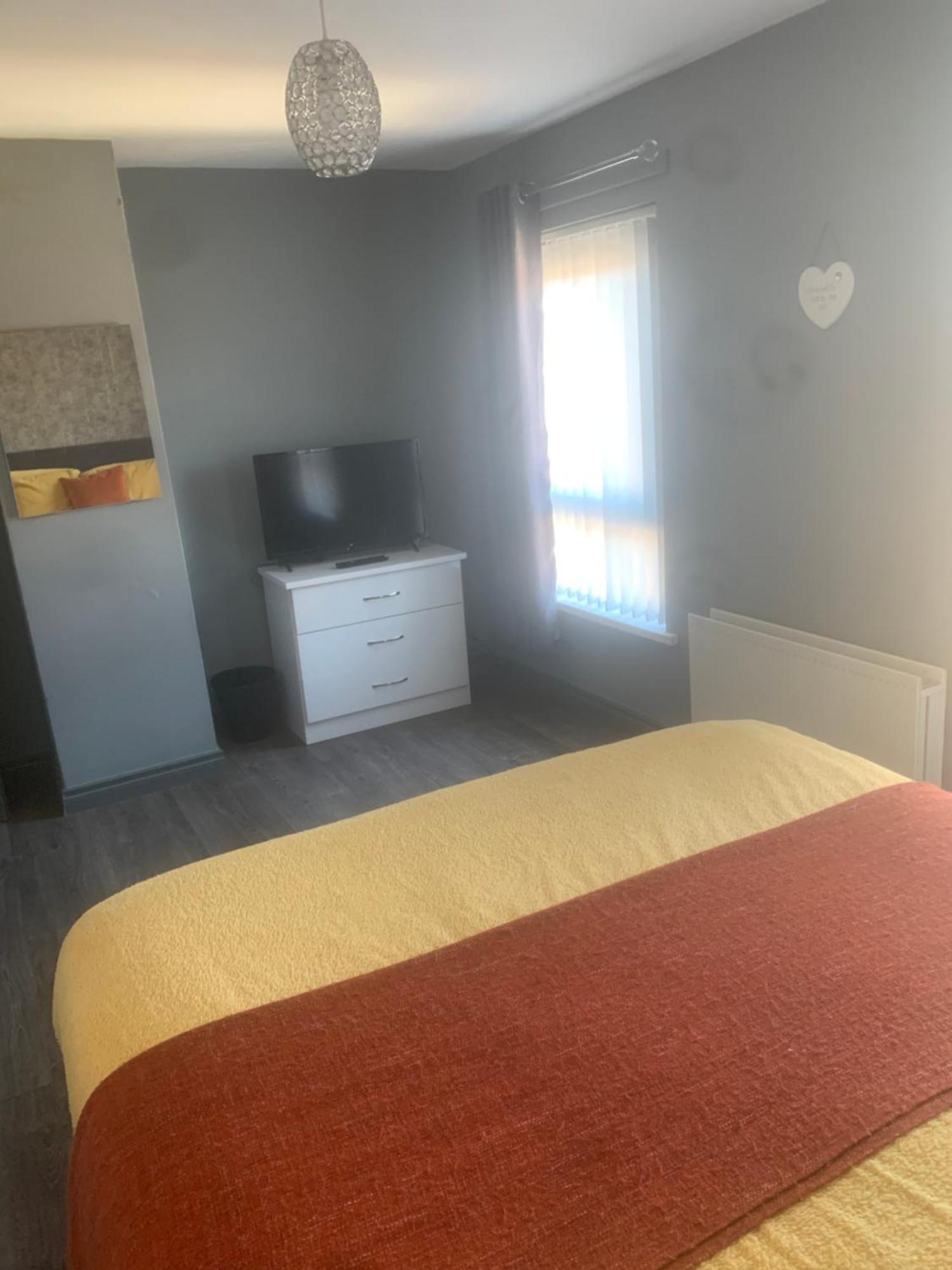 2 Bedroom House Belfast City Экстерьер фото