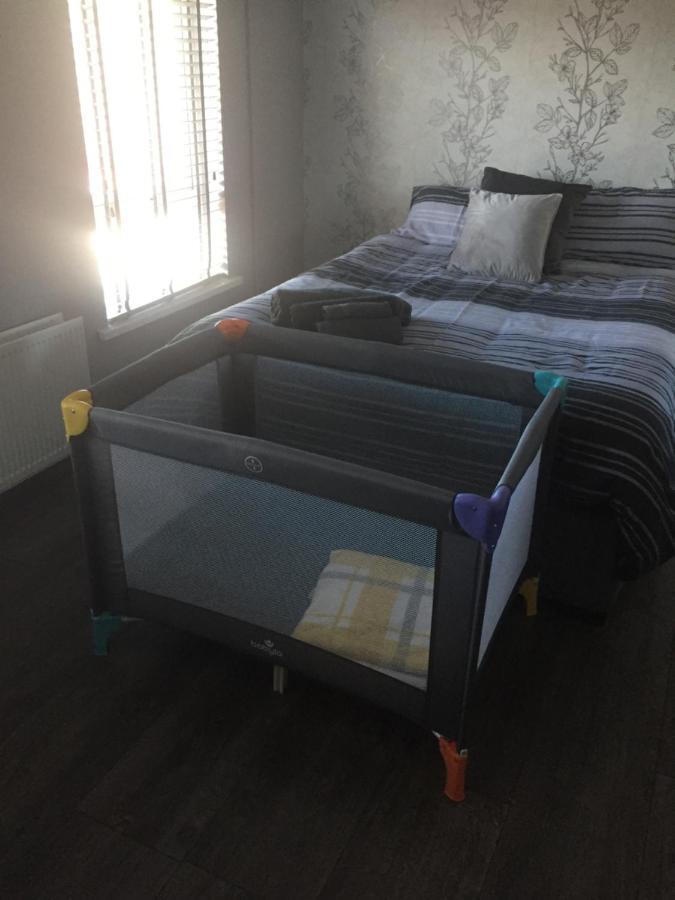 2 Bedroom House Belfast City Экстерьер фото